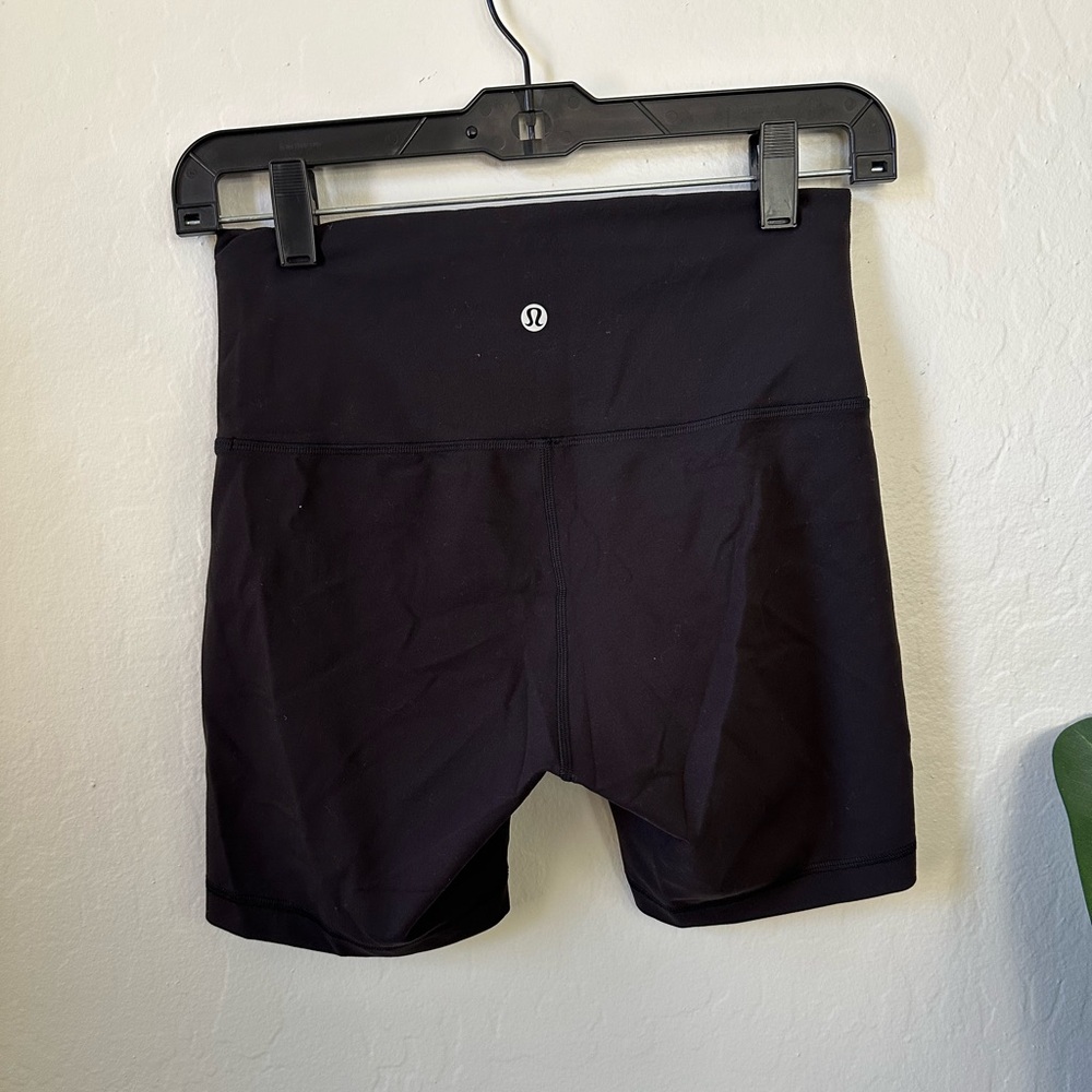 Lulu Lemon~ Wunder train biker shorts.